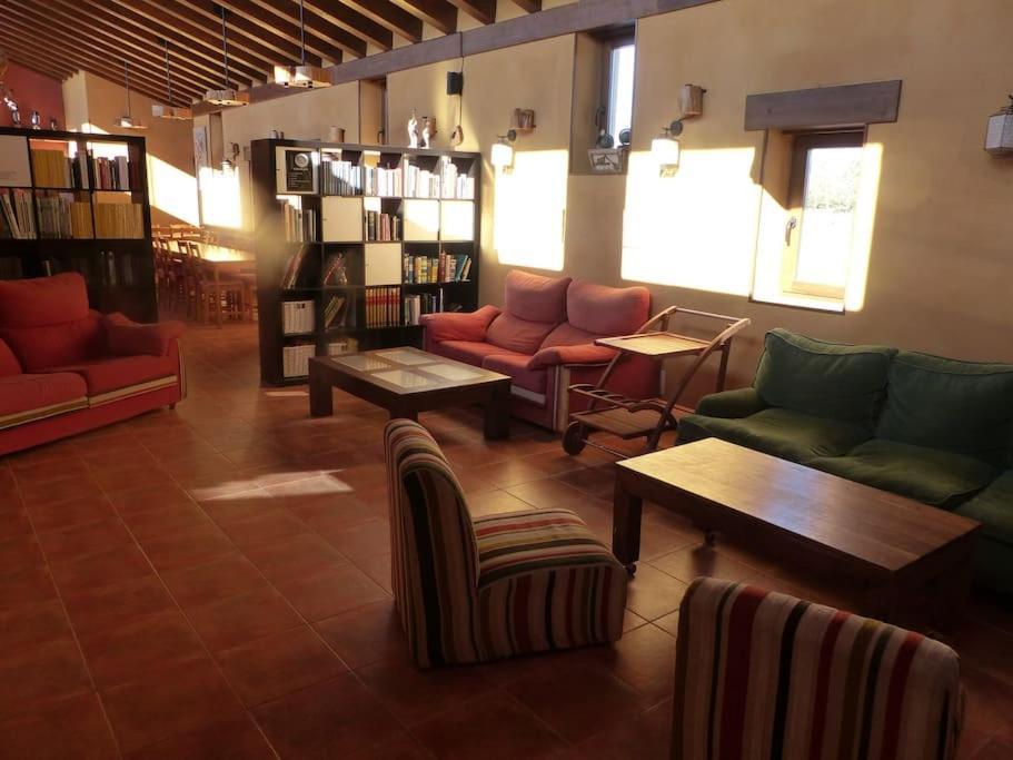 Hotel Albergue Bioclimatico Sabinares Del Arlanza Puentedura Exteriör bild