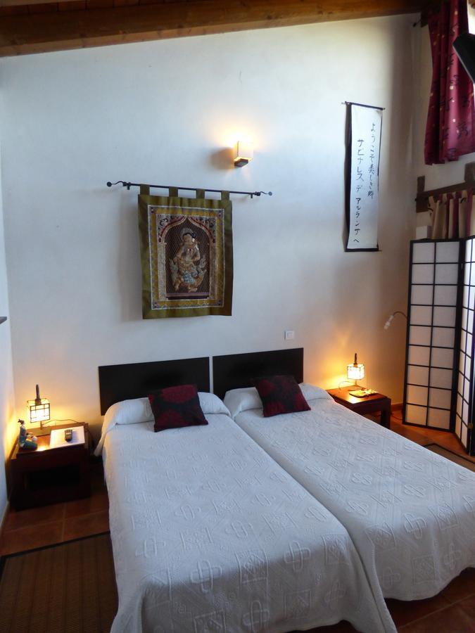 Hotel Albergue Bioclimatico Sabinares Del Arlanza Puentedura Rum bild