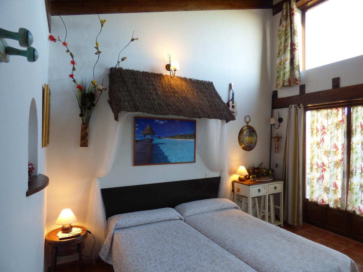 Hotel Albergue Bioclimatico Sabinares Del Arlanza Puentedura Rum bild