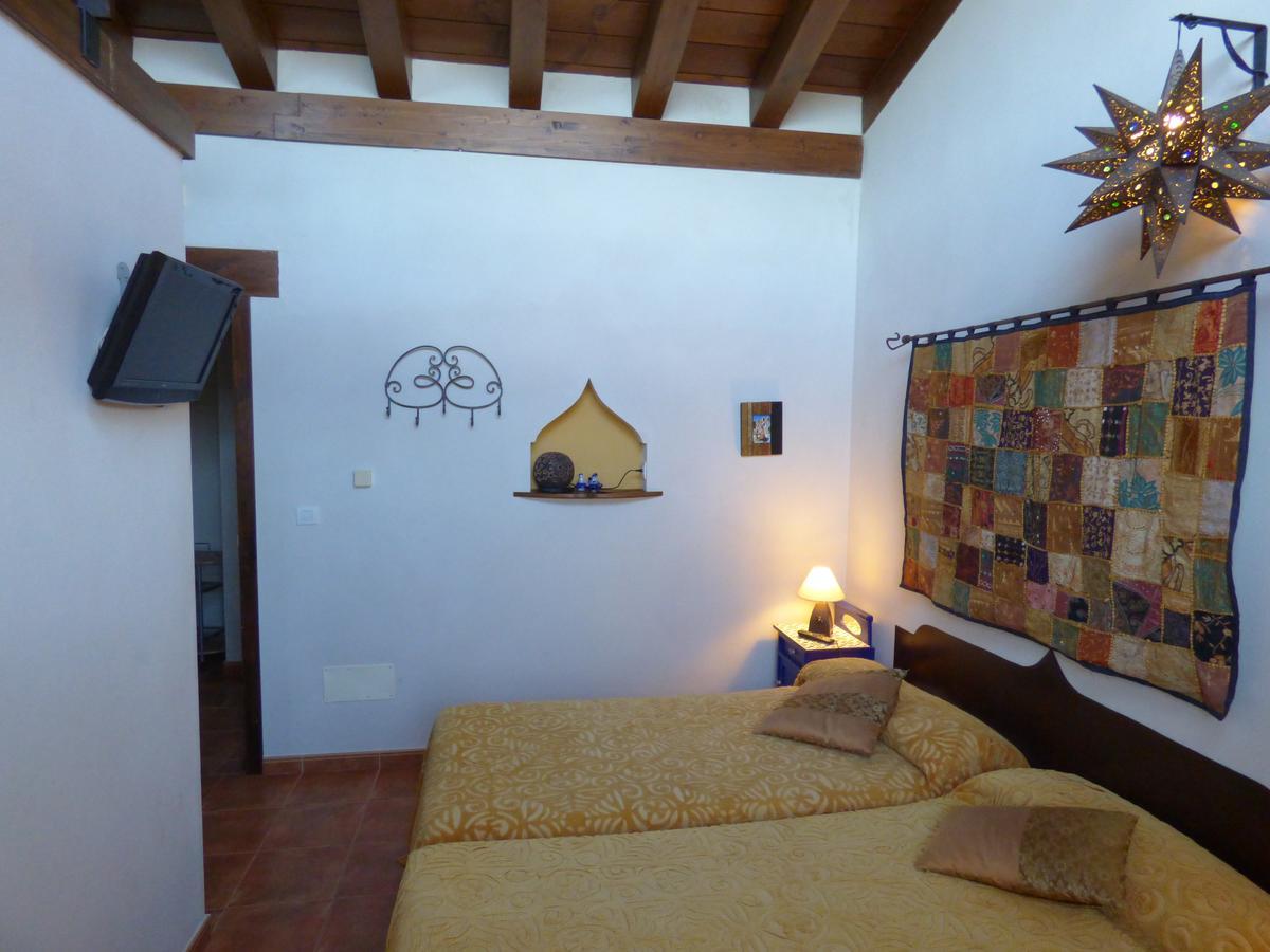 Hotel Albergue Bioclimatico Sabinares Del Arlanza Puentedura Exteriör bild